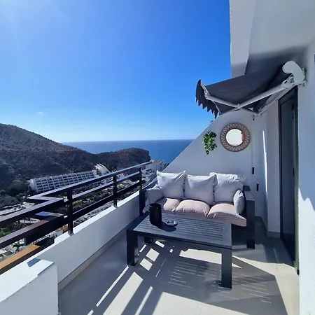 Sunrise Hill Apartment *